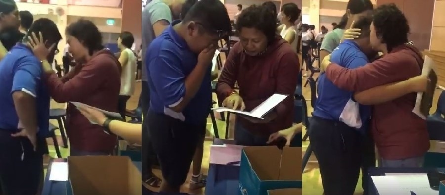 Co giao Singapore om hoc tro khi nhan ket qua thi hinh anh