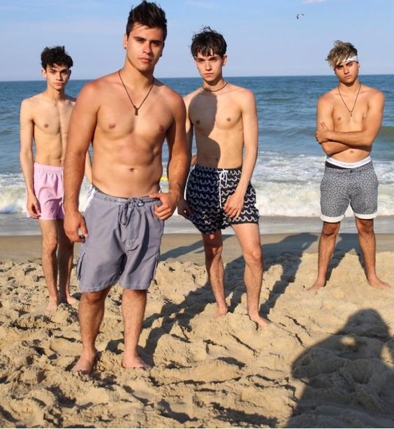 4 anh em hot boy anh 12