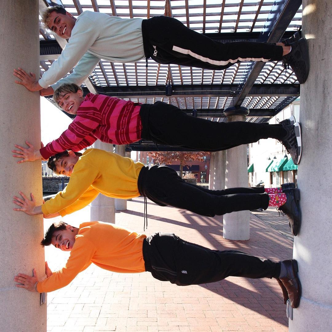 4 anh em hot boy anh 18