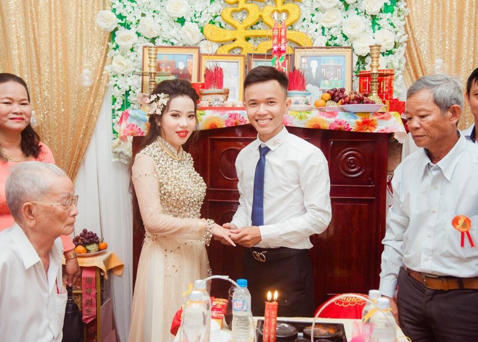 Doi tre 9X yeu nhau nho mot lan like dao anh 3
