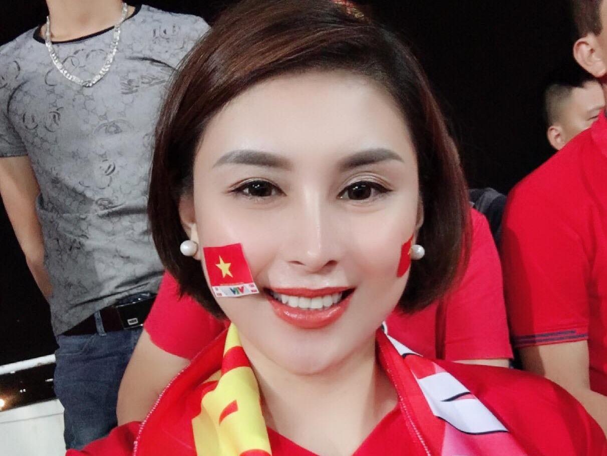 Nu co dong vien tro thanh 'thanh du doan' ban ket AFF Cup 2018 hinh anh