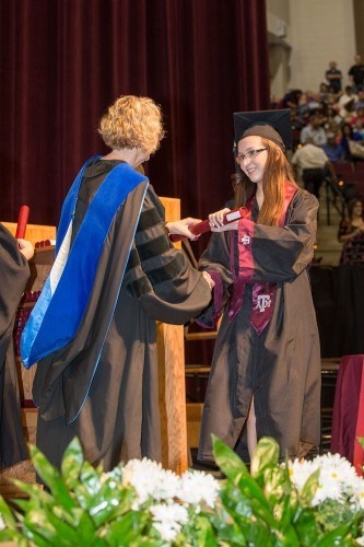 tiến sĩ trẻ nhất đại học Mỹ ảnh 2 tien si tre nhat dai hoc My anh 2