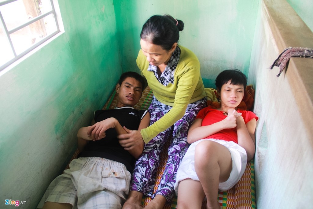 Nguoi me nhot con con bi tam than anh 1