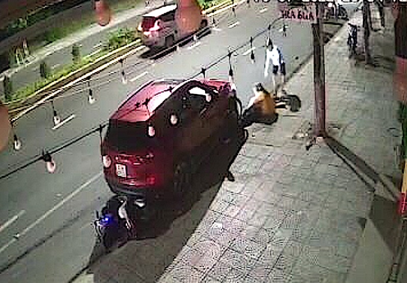 Lao xe dam tu vong nguoi tinh hinh anh