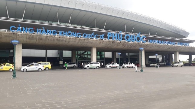 Tim thay dong ho tri gia 278 trieu dong bi mat 6 thang truoc o san bay hinh anh