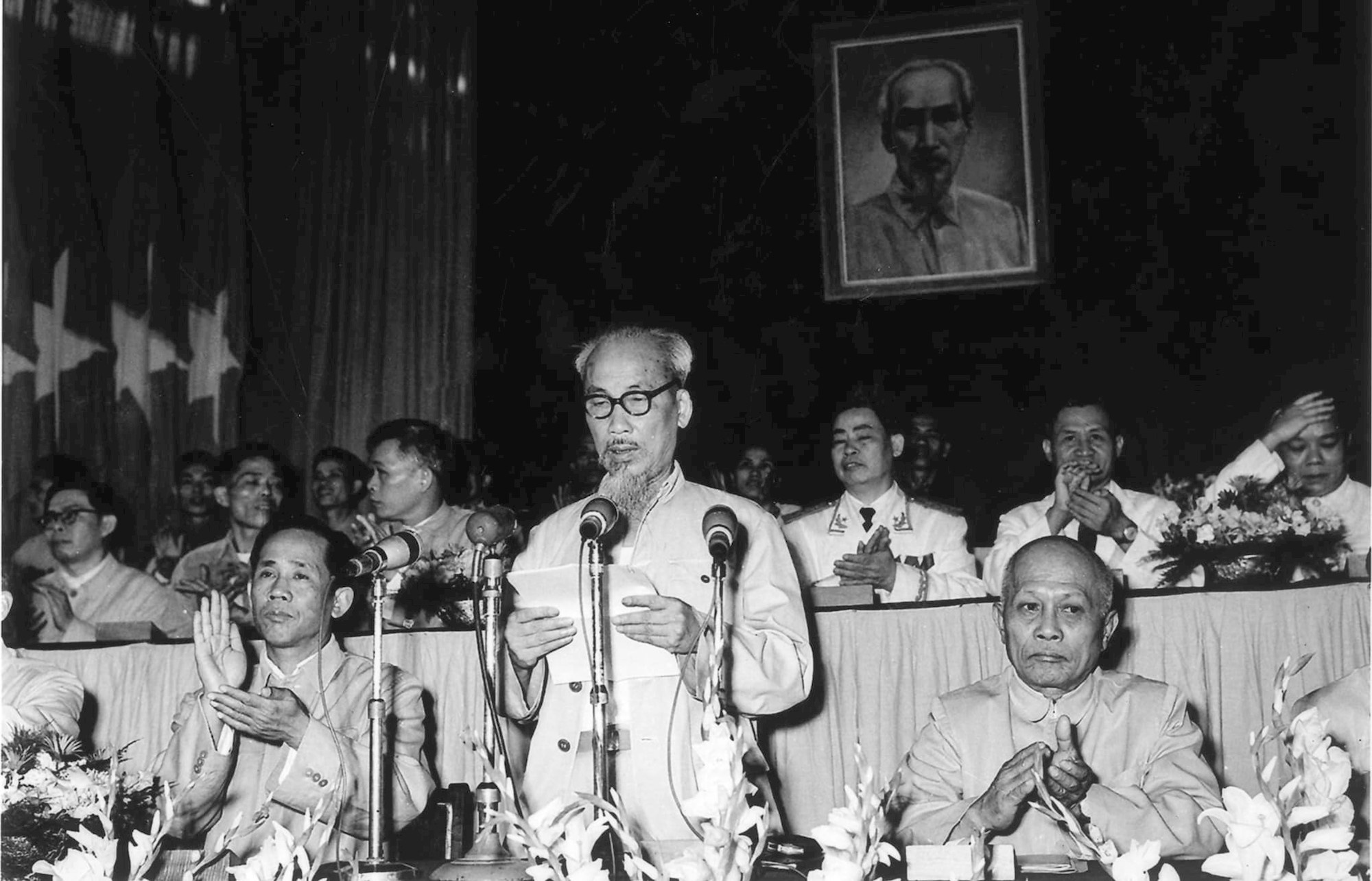 Thi dua ai quoc anh 3