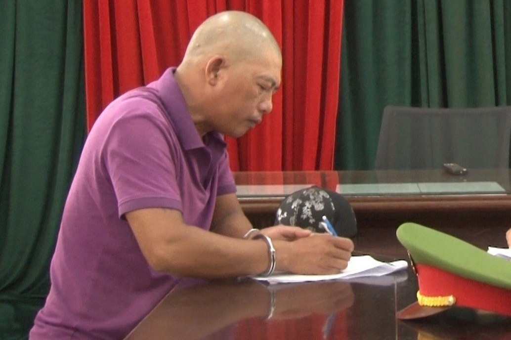 Bat tam giam nghi pham danh nguoi do tranh gianh khach hinh anh