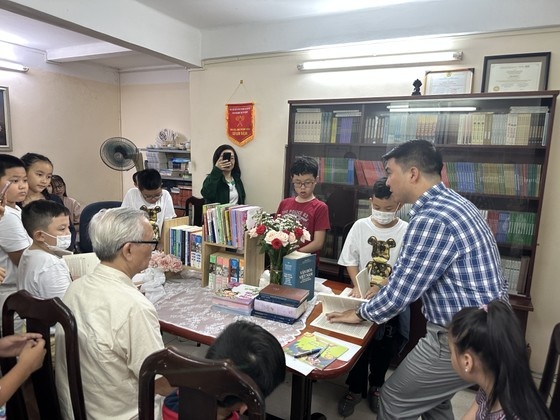 NXB Van hoc tai TP.HCM anh 1