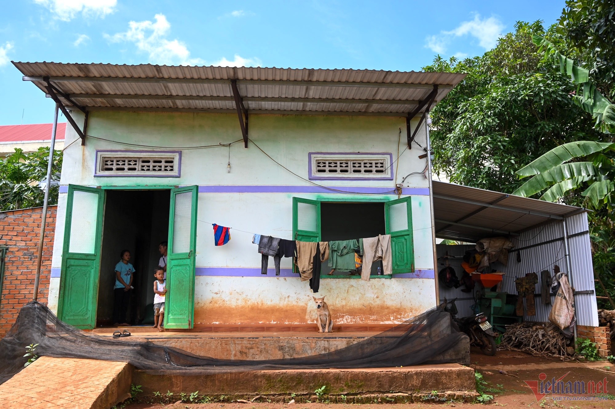 tan cong UBND xa anh 2