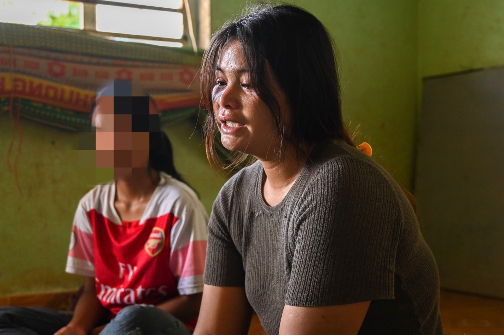 Vu tan cong UBND xa o Dak Lak: Vo ke bao cong an, dua chong ve dau thu hinh anh