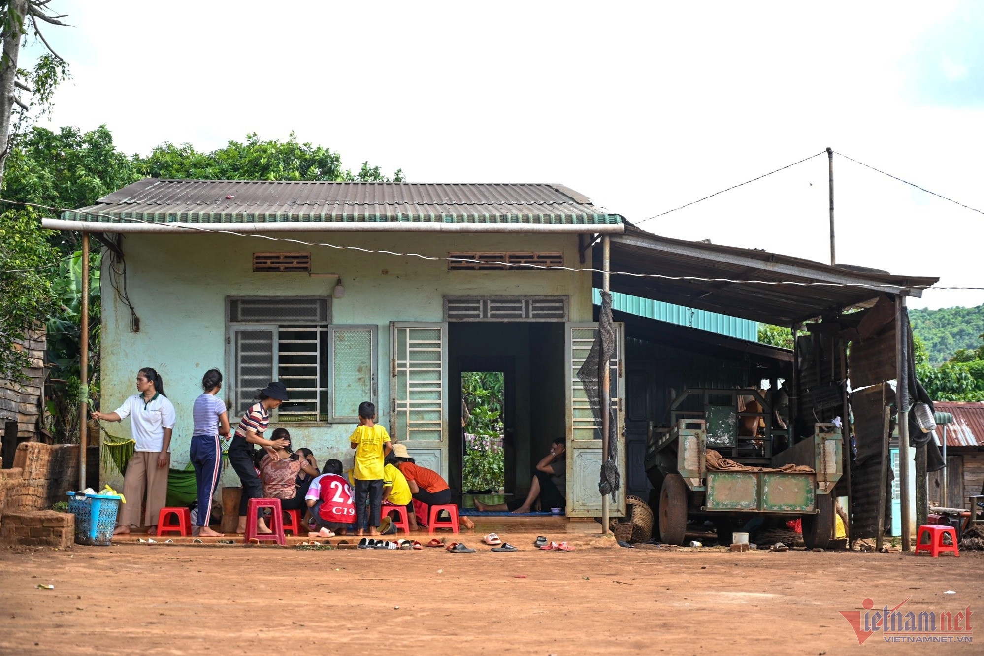 tan cong UBND xa anh 4