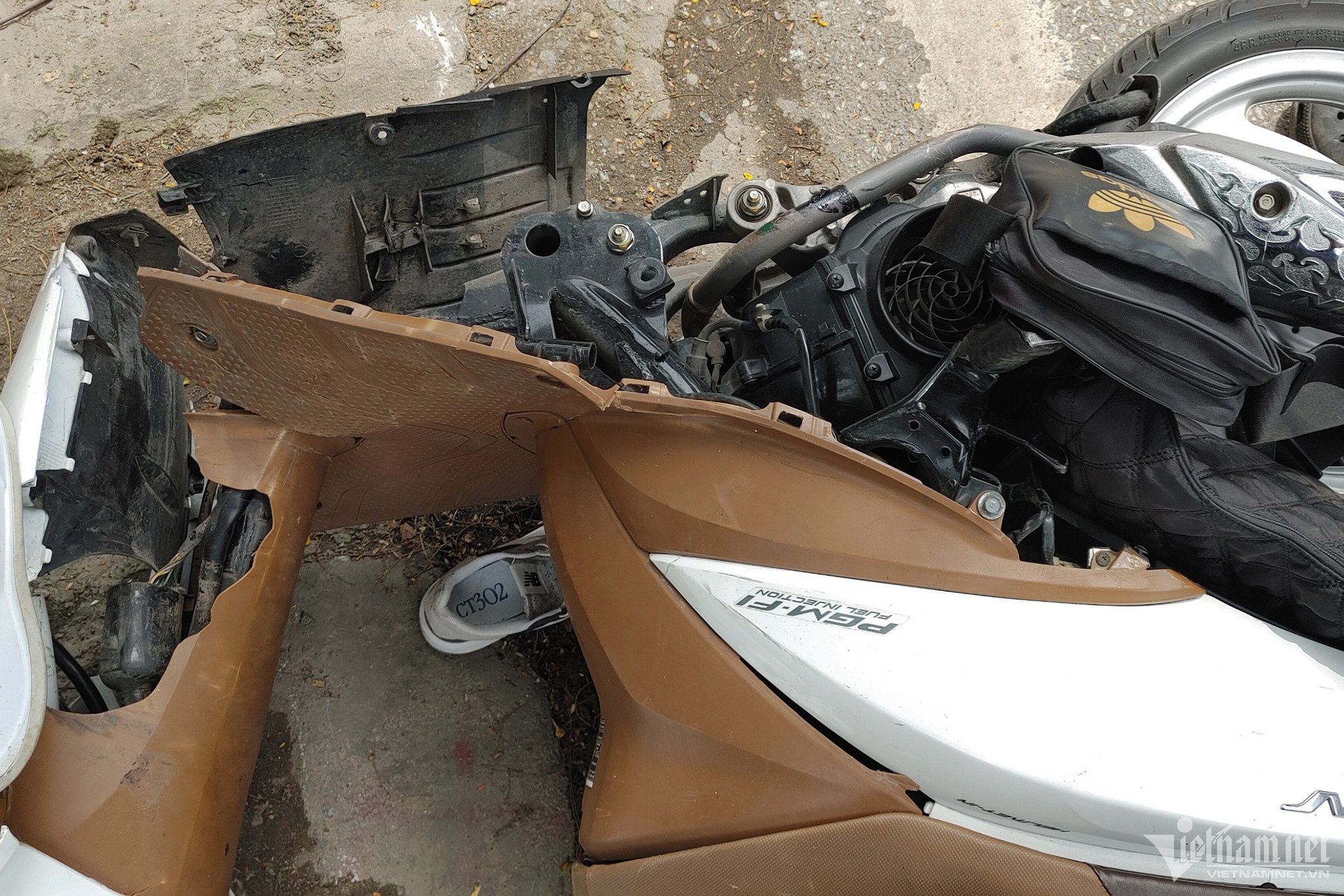 hai xe may tong nhau anh 4