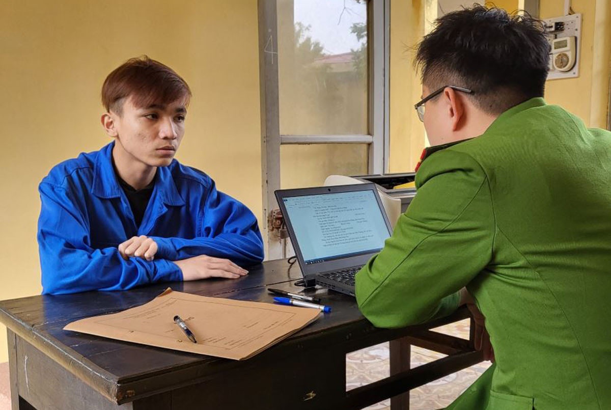 Trom 20 trieu dong roi mo tiec ma tuy trong quan karaoke hinh anh