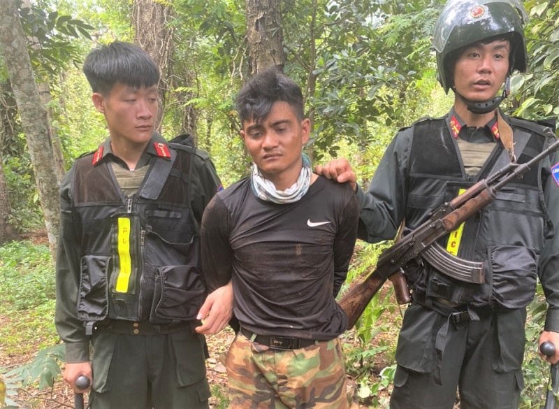 truy bat nhom khung bo anh 10