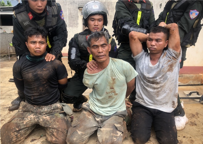 truy bat nhom khung bo anh 6