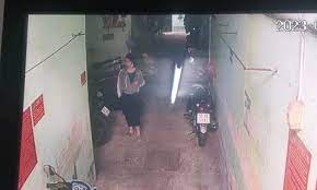 Thanh nien sap cuoi trinh bao bi trom dot nhap lay nhieu tien vang hinh anh
