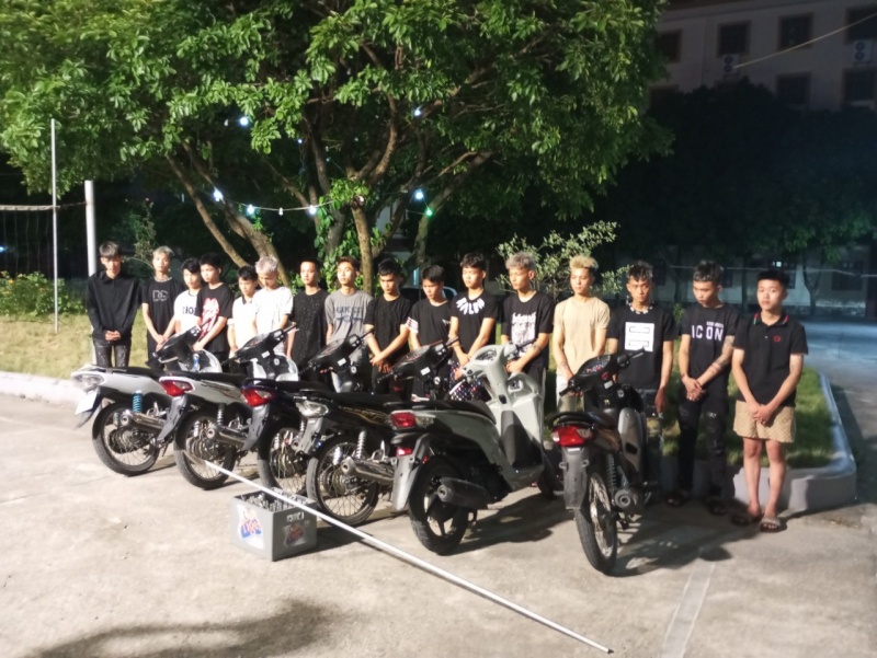 Chem nguoi tren duong anh 1