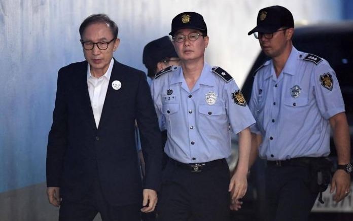 Cuu TT Han Quoc Lee Myung Bak bi tuyen an 15 nam tu vi tham nhung hinh anh