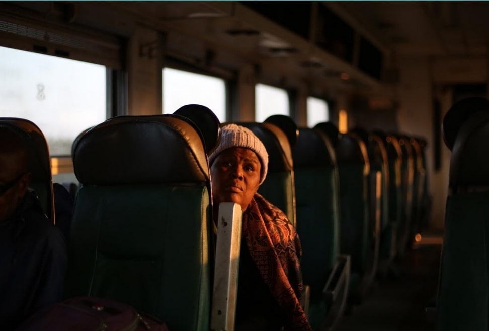 Nhung chuyen tau cu ky vi suy thoai kinh te o Zimbabwe hinh anh