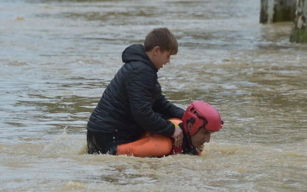 Luong mua 3 thang do xuong mot dem, 11 nguoi chet vi lu quet o Phap hinh anh