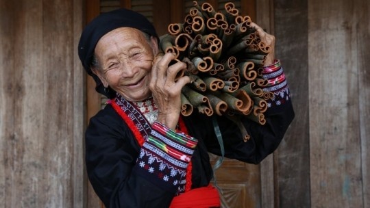 No luc ve dich chuong trinh giup nguoi dan toc thieu so VN thoat ngheo hinh anh