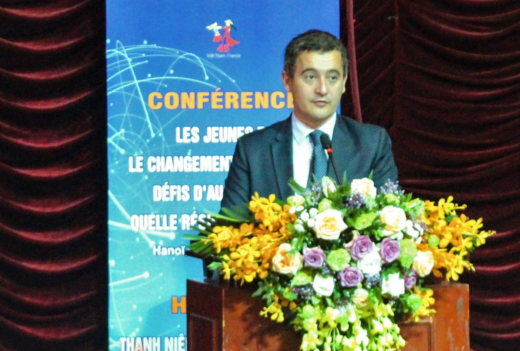 'Khong co Trai Dat B', thanh nien can hanh dong truoc bien doi khi hau hinh anh