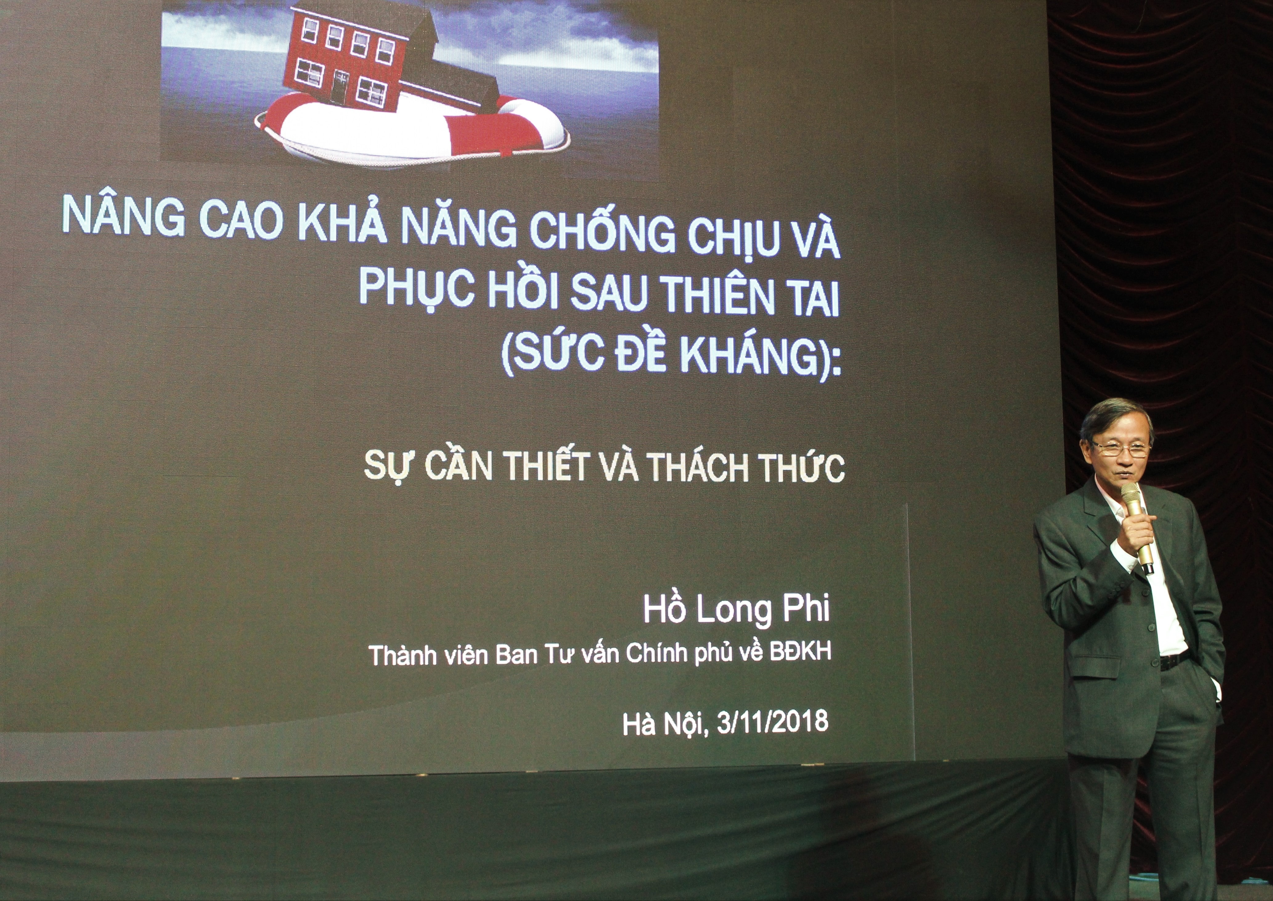 Hoi thao bien doi khi hau cung Phap anh 2