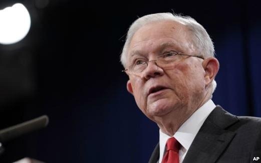 Vua xong bau cu giua ky, Trump da sa thai bo truong tu phap hinh anh