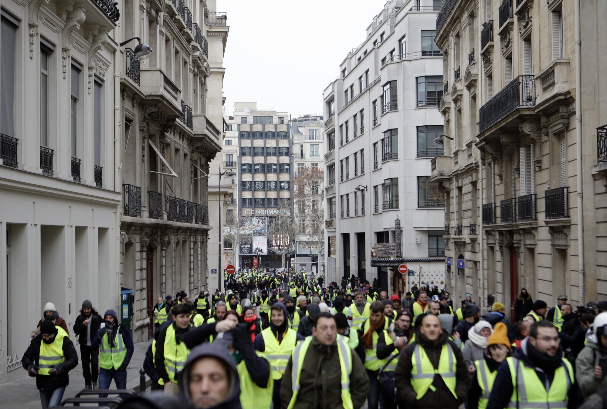 bieu tinh o phap anh 2