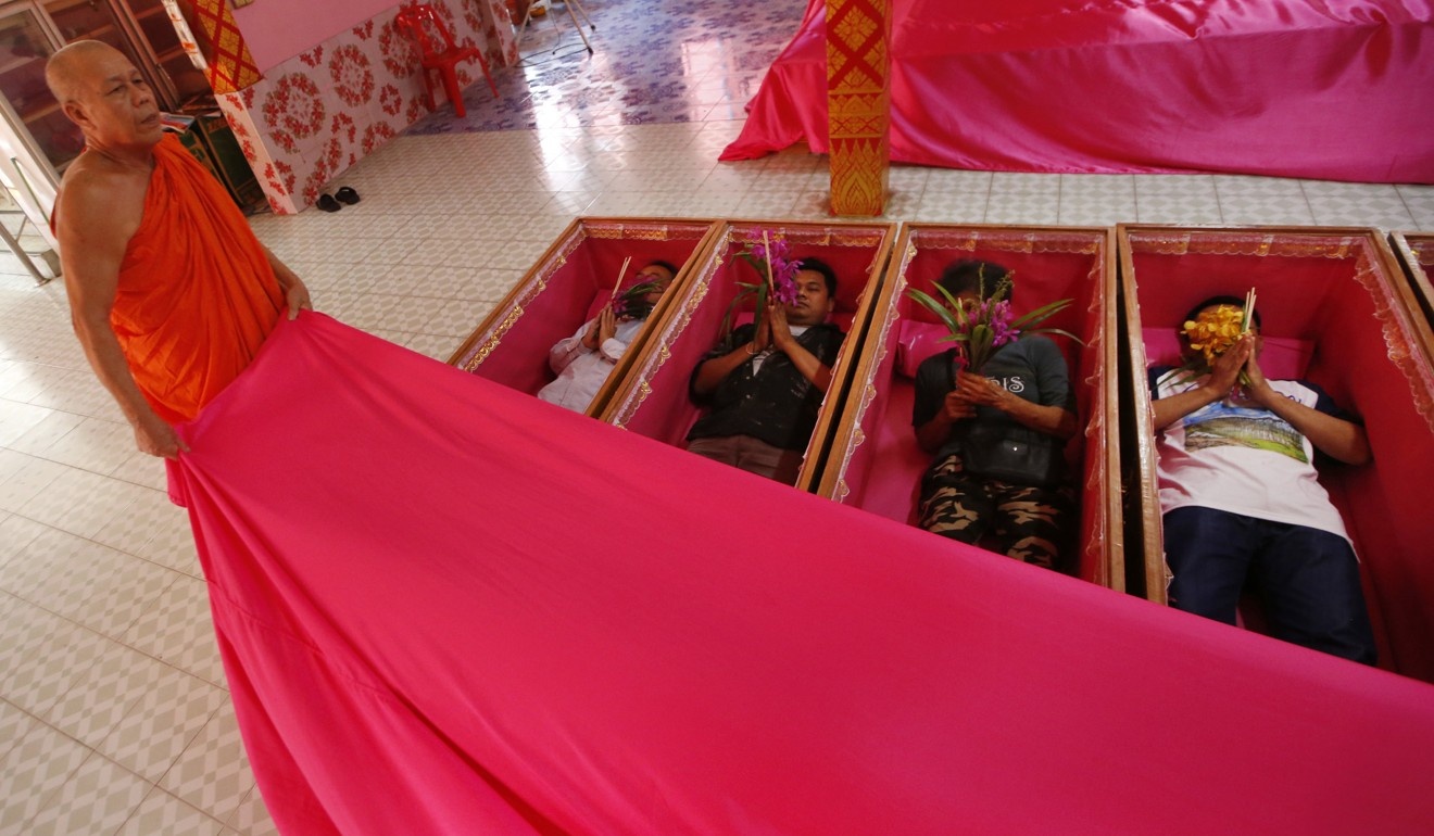 chau A don nam moi anh 2