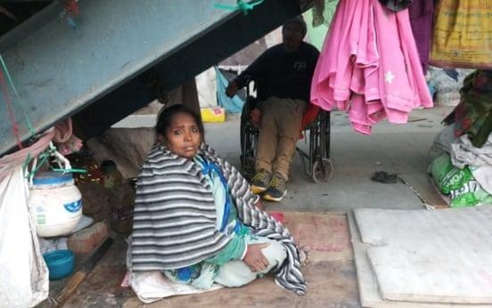 Cuoc song mon moi o ga tau, cau vuot, via he cua benh nhan ngheo An Do hinh anh