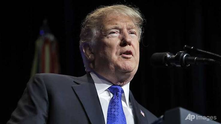 Chinh phu dong cua, TT Trump huy chuyen di cua phai doan My toi Davos hinh anh