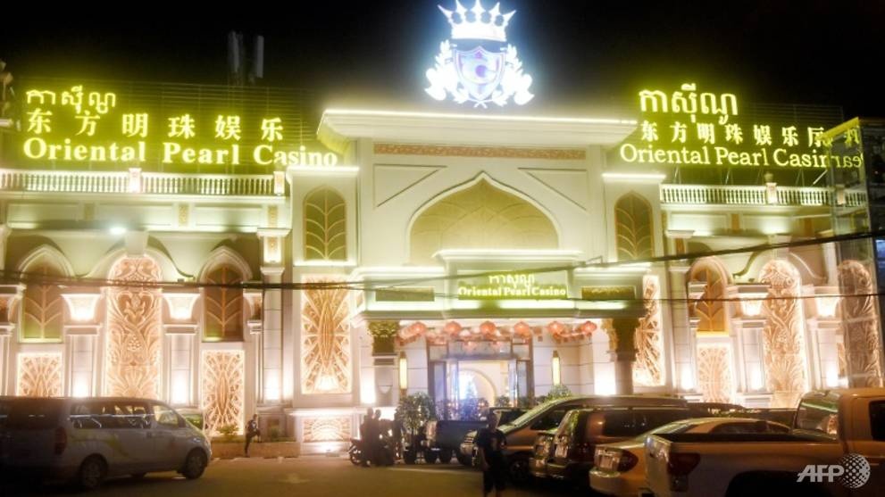 Dong tien Trung Quoc do ve 'kinh do co bac' Campuchia gay lo ngai hinh anh