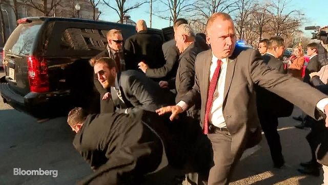 Nguoi bieu tinh la o, phan doi doan dam phan TQ tai Washington D.C hinh anh