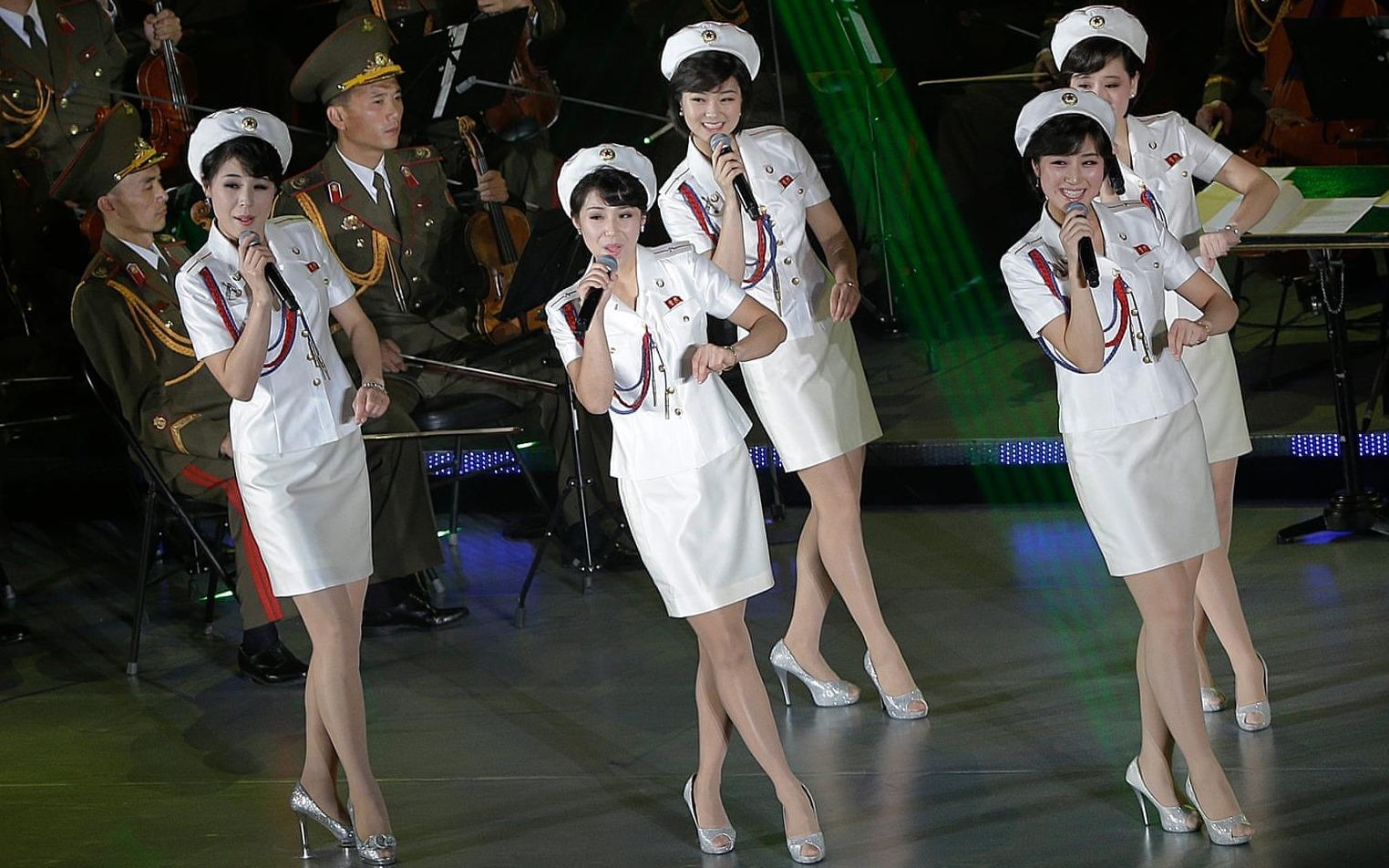 K-pop va giay the thao - cuoc cach mang van hoa cua ong Kim Jong Un hinh anh