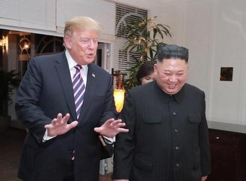 TT Trump, ong Kim trao doi gi tai thuong dinh o Ha Noi? hinh anh