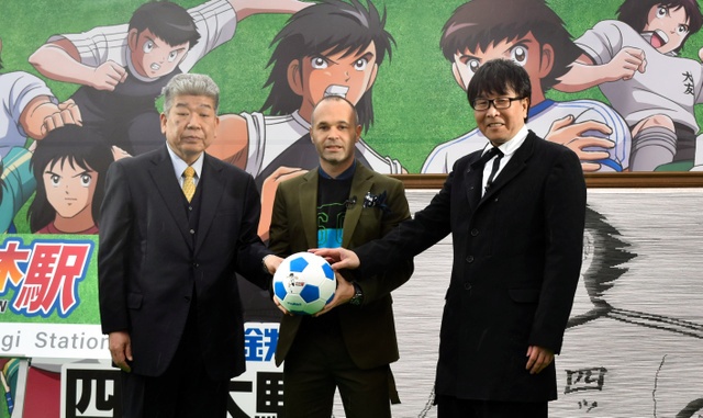 hinh ve doi truong Tsubasa o ga tau Tokyo anh 2