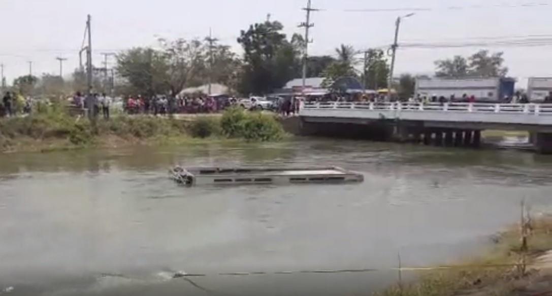 Xe cho lao dong Viet gap nan gan Bangkok hinh anh