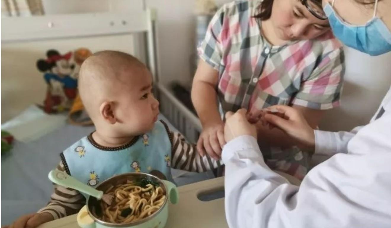 Tra lai vi roi, ong bo TQ duoc den on 200 tan cu cai de cuu con hinh anh