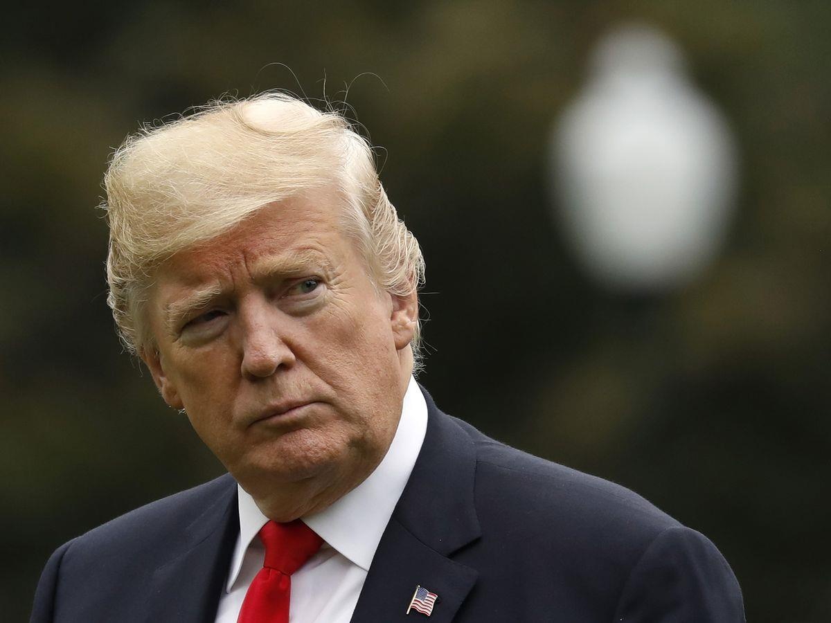 Ong Trump vua tai xuat, cao buoc hinh su da 'treo lo lung' hinh anh