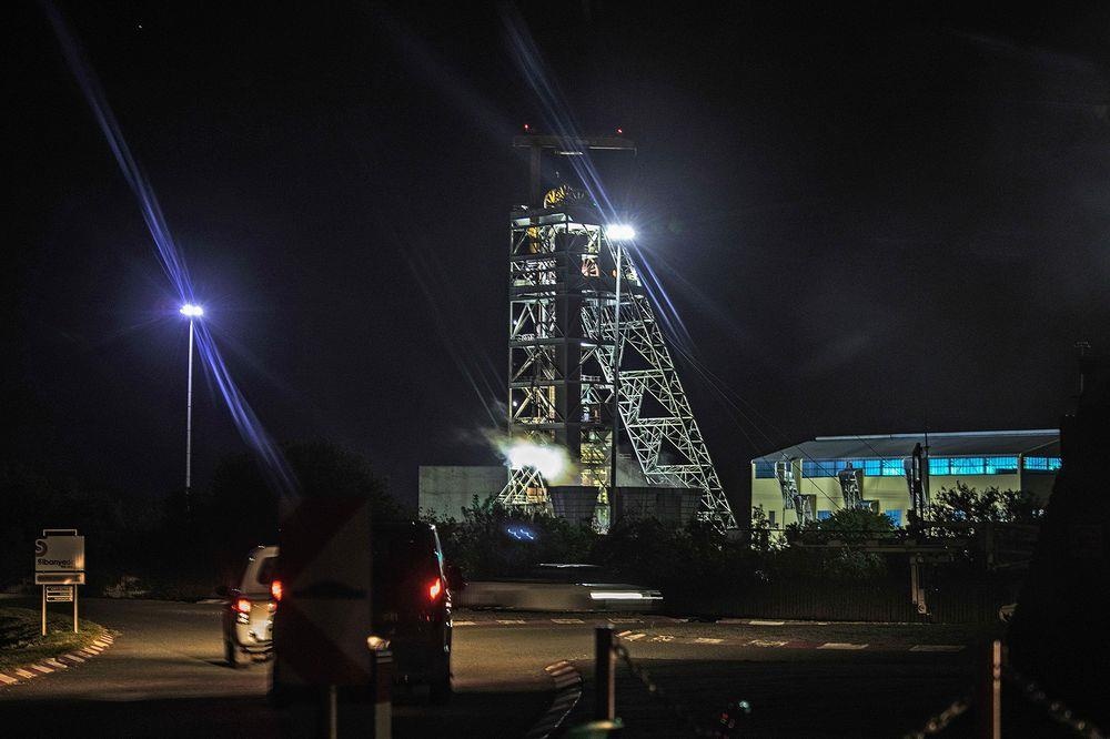 tho mo mac ket trong ham o Nam Phi anh 1