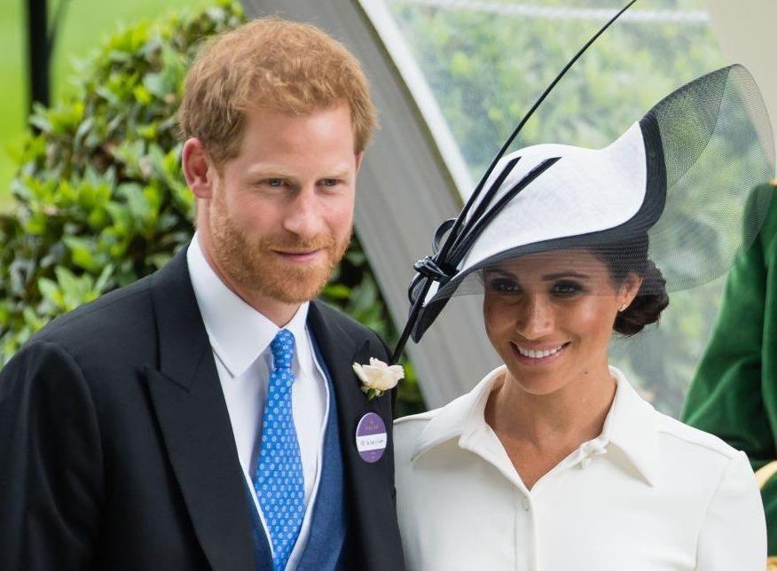 Vo chong hoang tu Harry chao don con trai dau long hinh anh