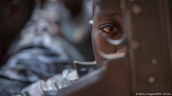 Gan 900 tre em chien dau chong Boko Haram duoc tha tu do hinh anh