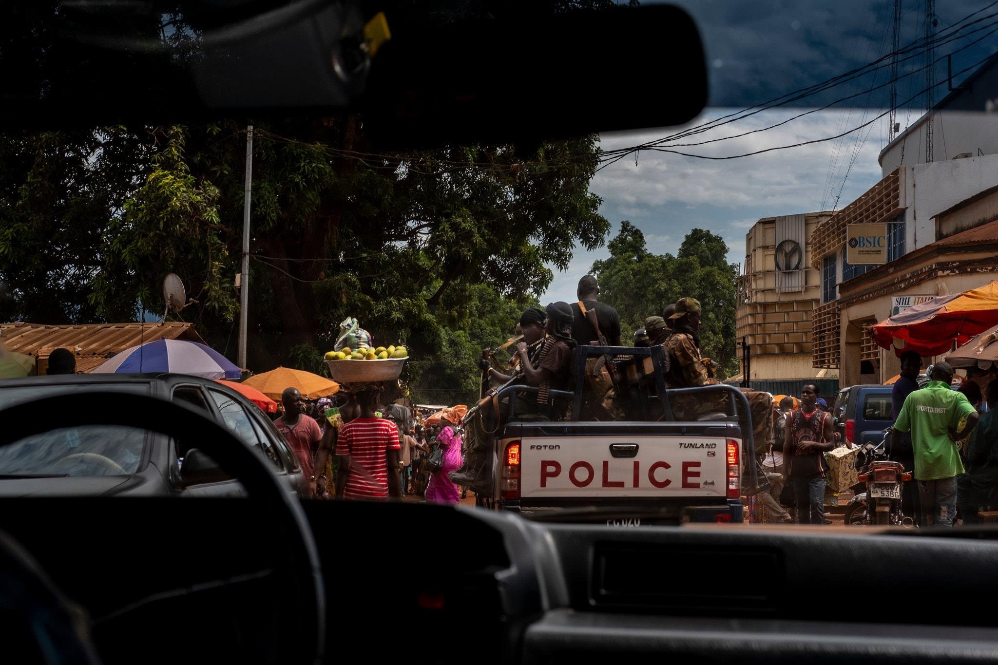 tre em bi anh huong boi chien tranh anh 8