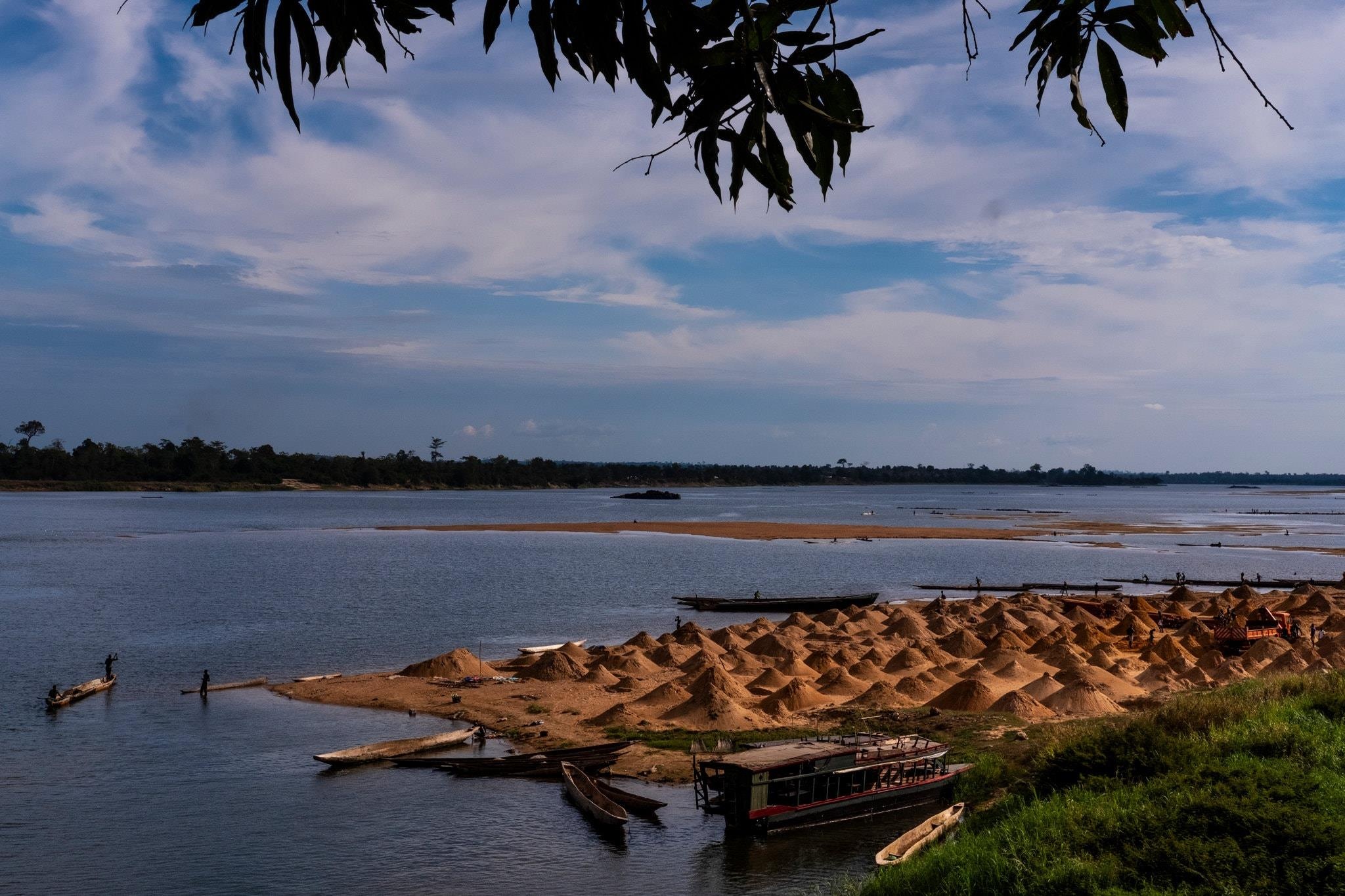 tre em bi anh huong boi chien tranh anh 4