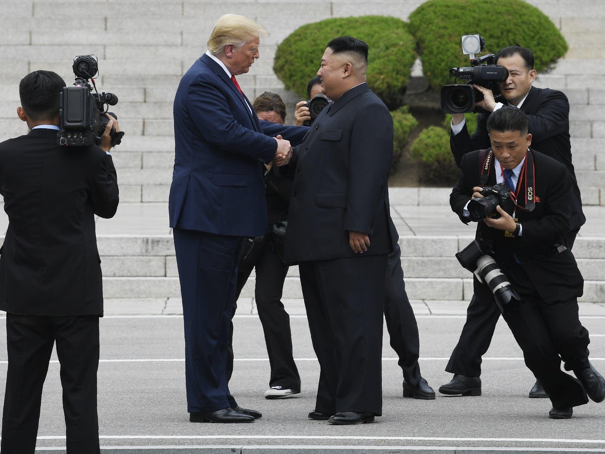 He lo la thu toi Trieu Tien truoc cuoc gap Trump - Kim tai DMZ hinh anh