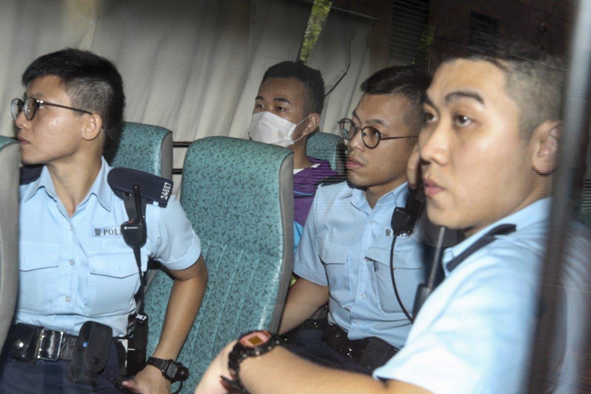 can dut ngon tay canh sat o Hong Kong anh 1