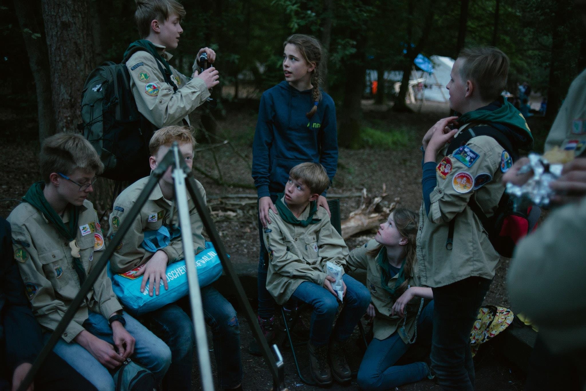 Truyen thong 'bo roi' tre em trong rung cua nguoi Ha Lan hinh anh