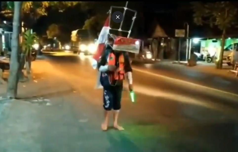 Nguoi dan ong di lui 800 km de keu goi bao ve rung o Indonesia hinh anh