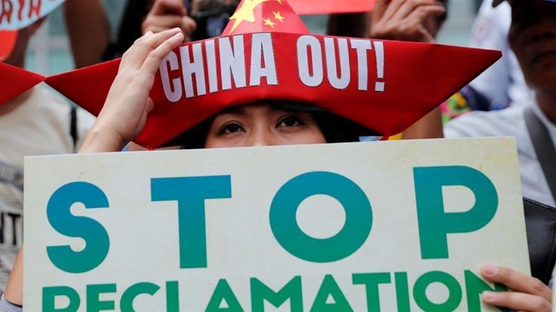 Philippines phan doi hon 100 tau ca Trung Quoc bao vay dao Thi Tu hinh anh